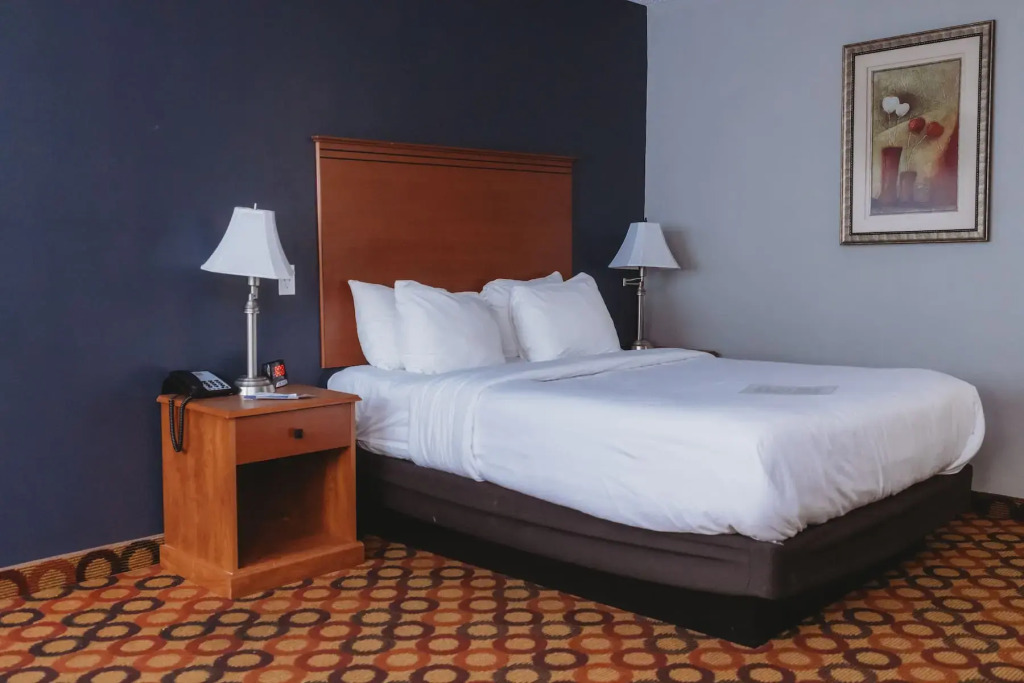 Clarion Inn