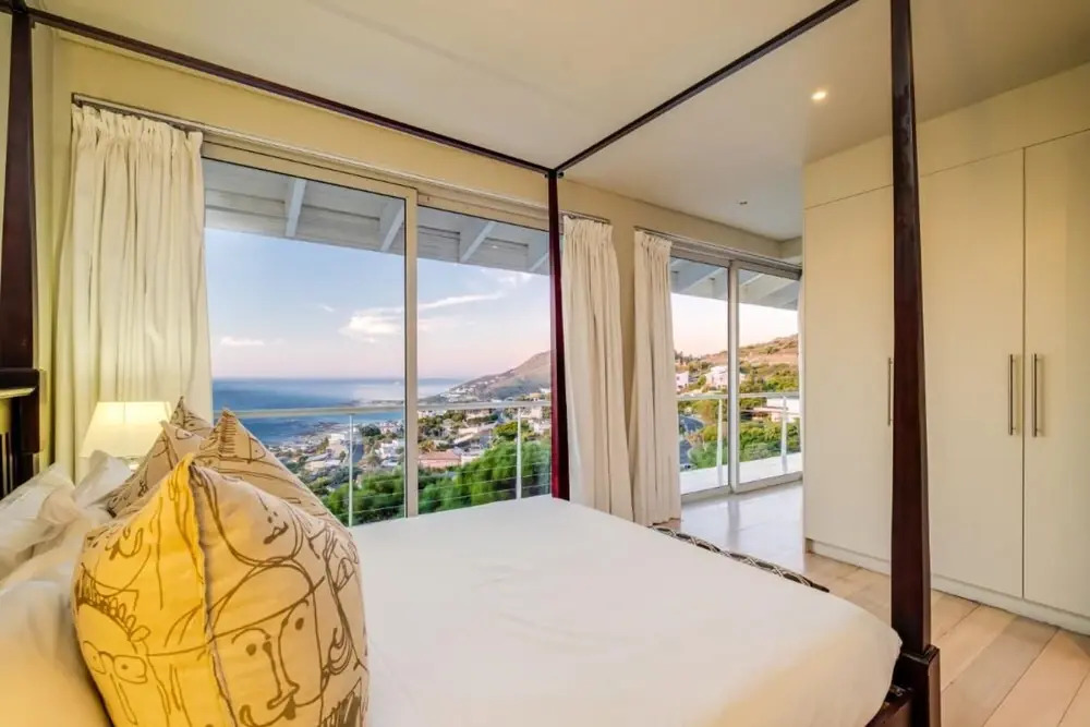 Spacious Three Bedroom Villa in Camps Bay With Private Pool and Ocean Views The Falcon