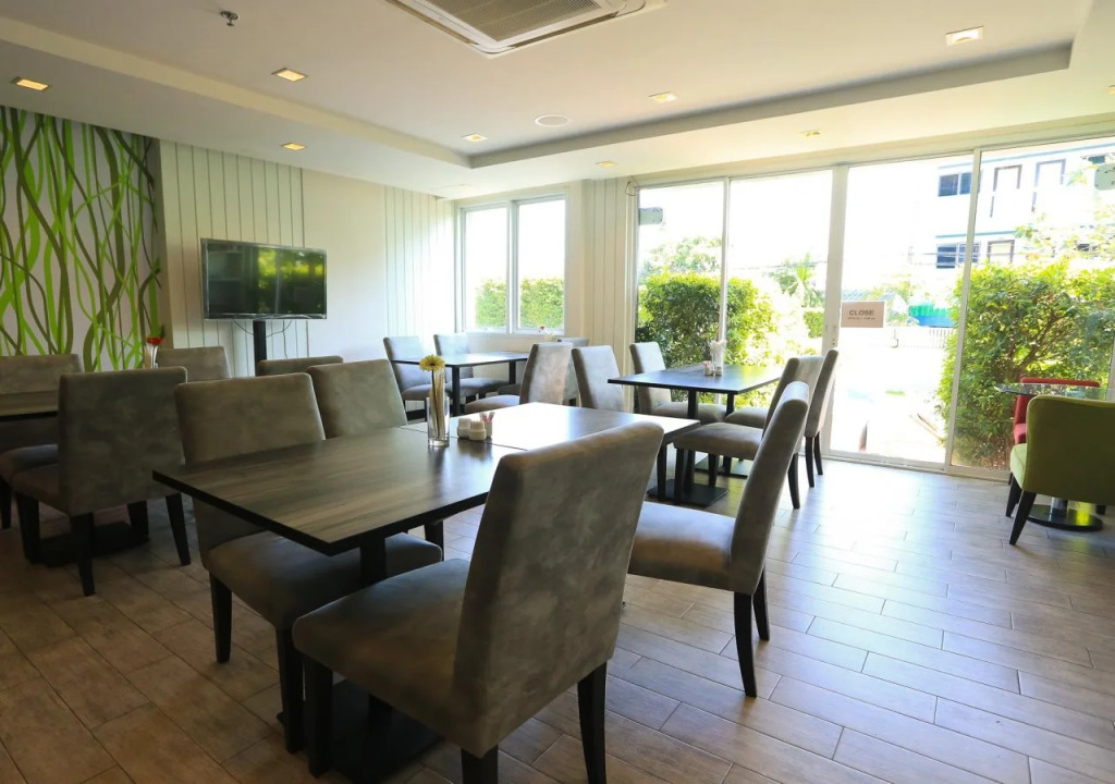 Crystal Suites Suvarnbhumi Airport