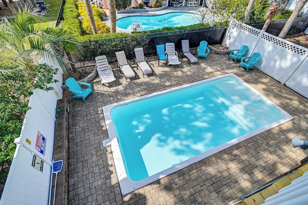 Walk to Ocean: Surfside Beach Gem w/ Private Pool