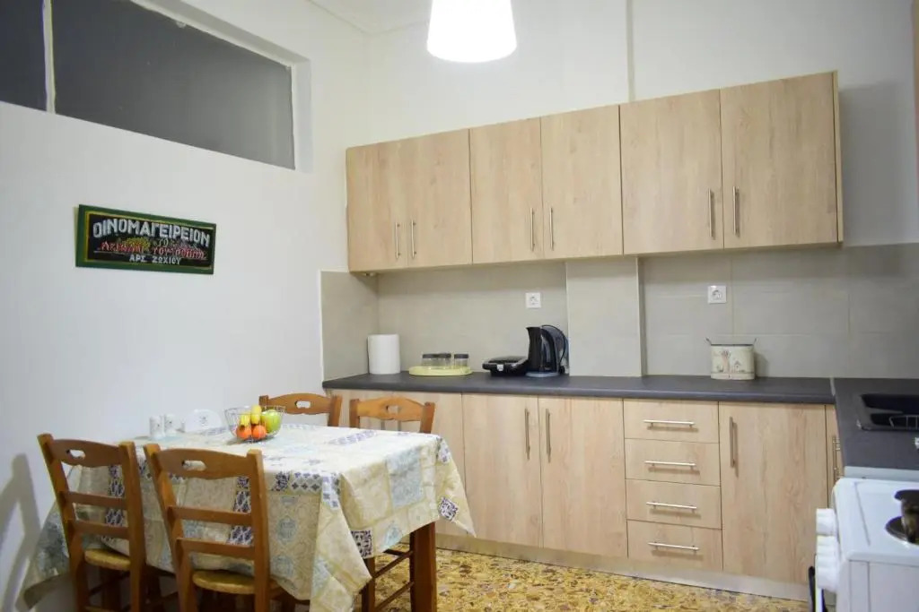 Antonia's 2bedroom with garden and private parking by MK