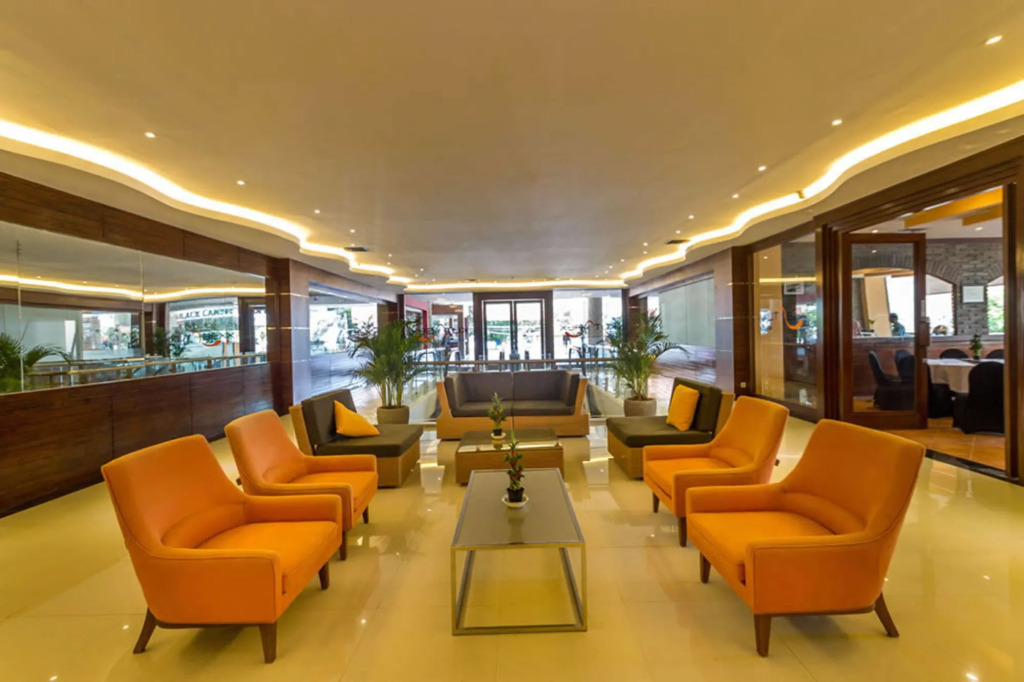 Kutabex Beachfront Hotel