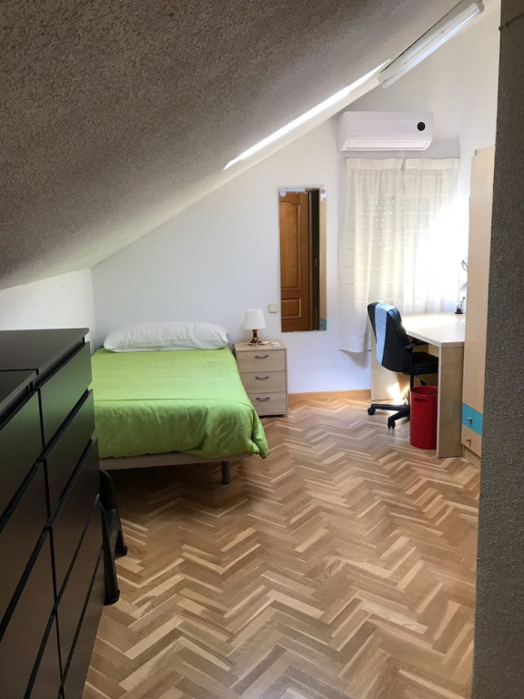 Residencias Universitarias Jose Luis 64