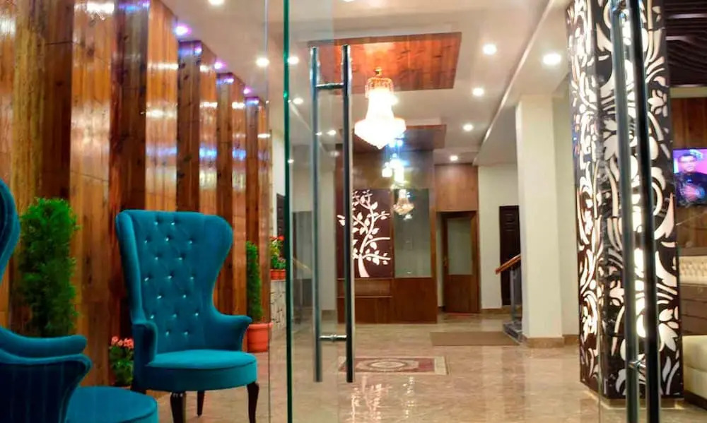 Hotel Pink Mountain