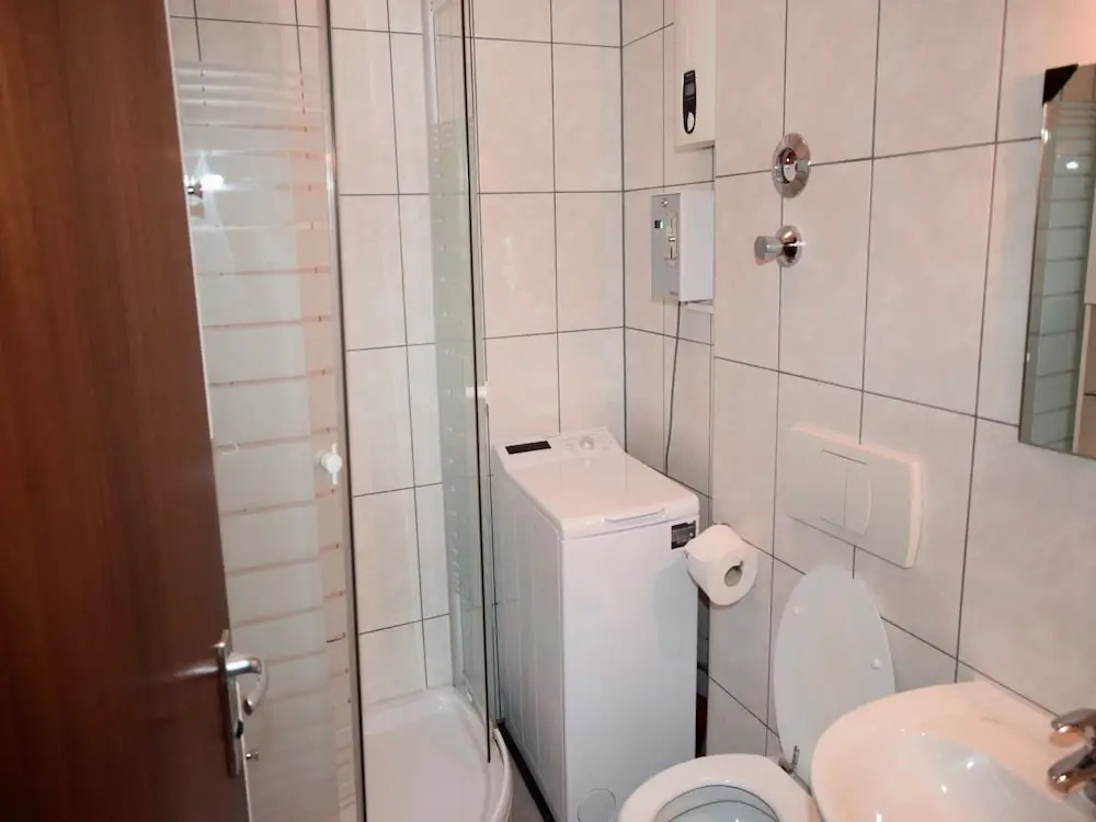 AB Apartment 14