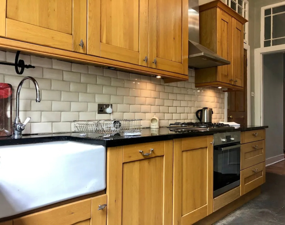 4 Bedroom Georgian Flat In New Town