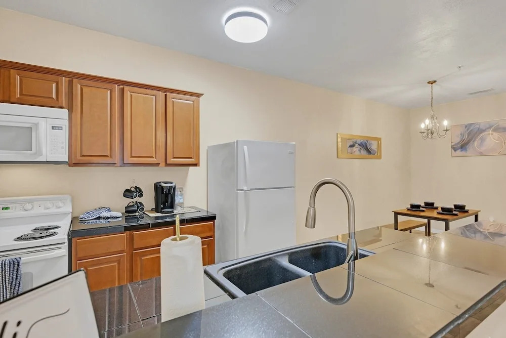 Amazing Luxury Condo In The Heart Of New Tampa! 2 Bedroom Condo