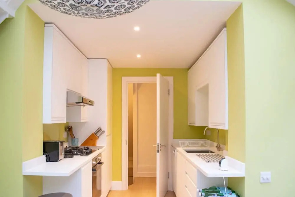Beautiful 2 Bedroom Flat In Holland Park