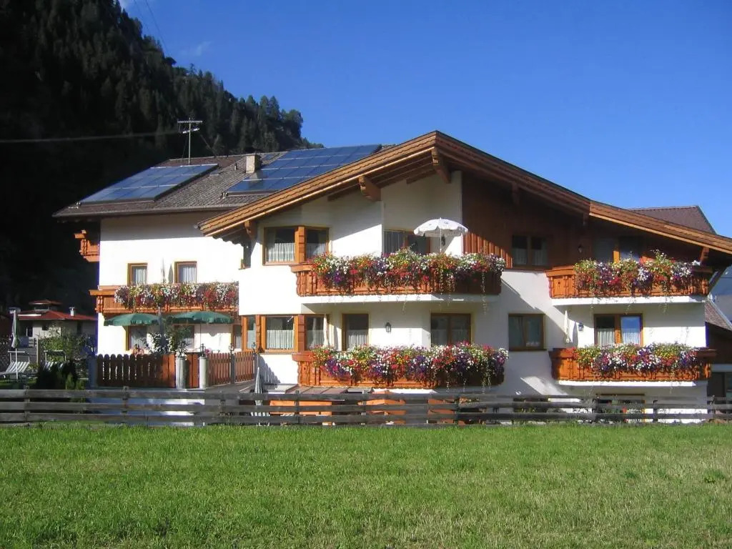 Alpenpension Elferblick- Zimmer- Appartements- Wellness