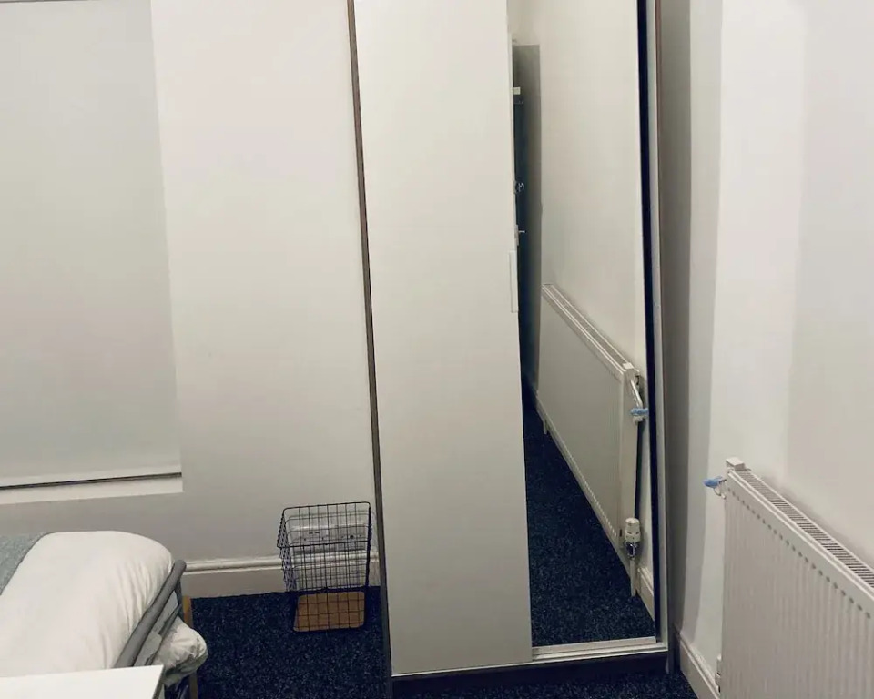 Large 4 Bedroom Home - City Centre