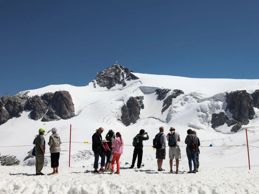 Just 30m from the ski lifts