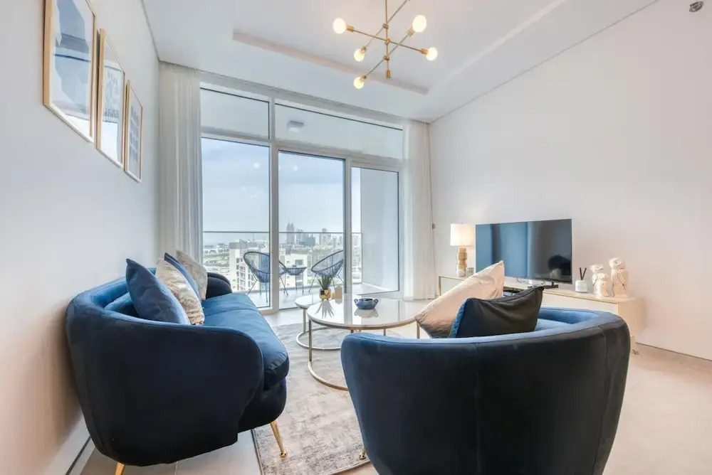 Urban 1BR w Golf Course Views