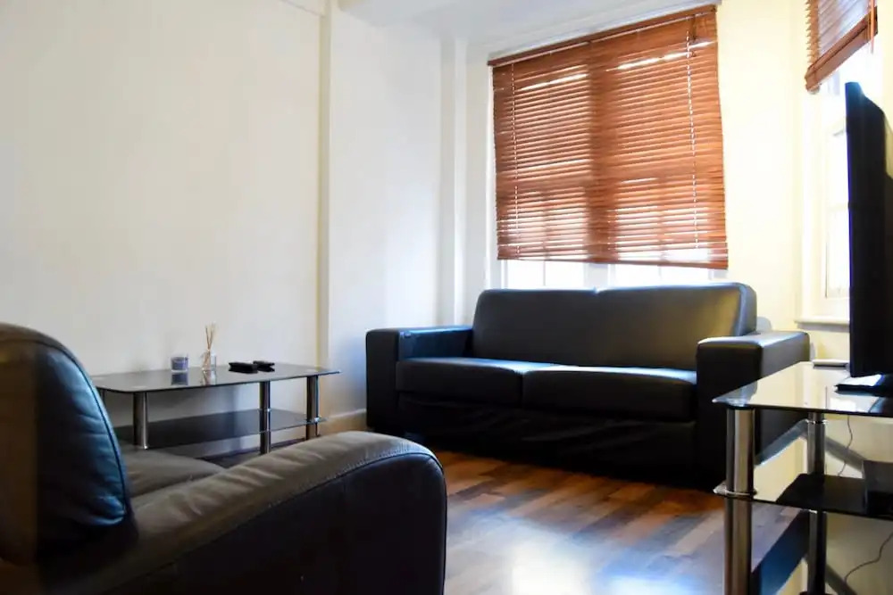 2 Bedroom Apartment Close To Hyde Park