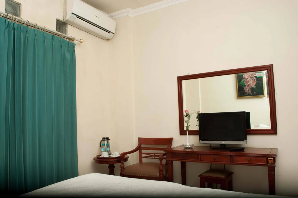 Urbanview Hotel Pasah Asi Gubeng by RedDoorz