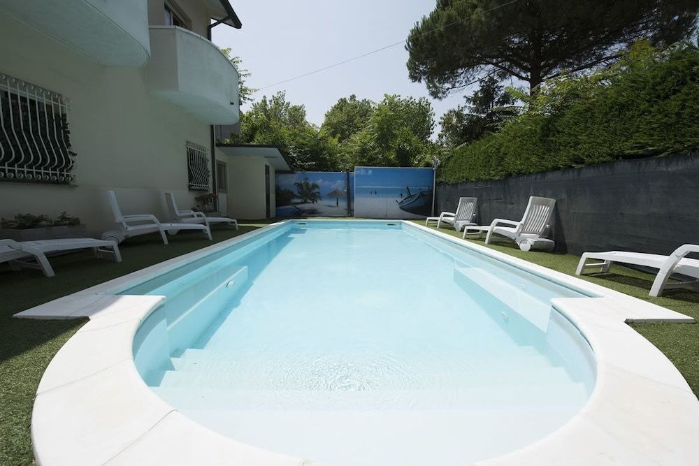 Hotel Monica