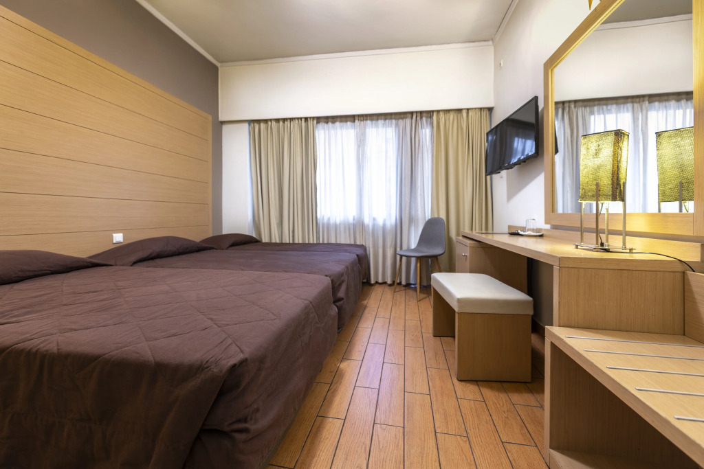 Parnon Hotel