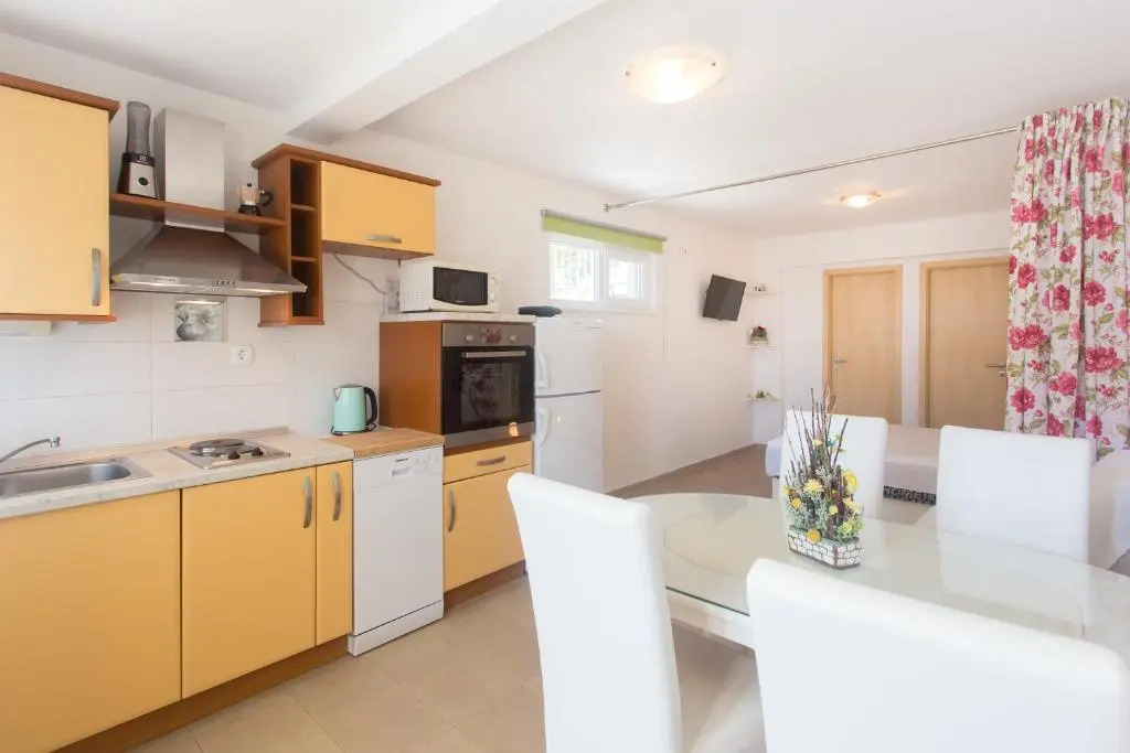 Apartments Bandić - 30 meters to the beach