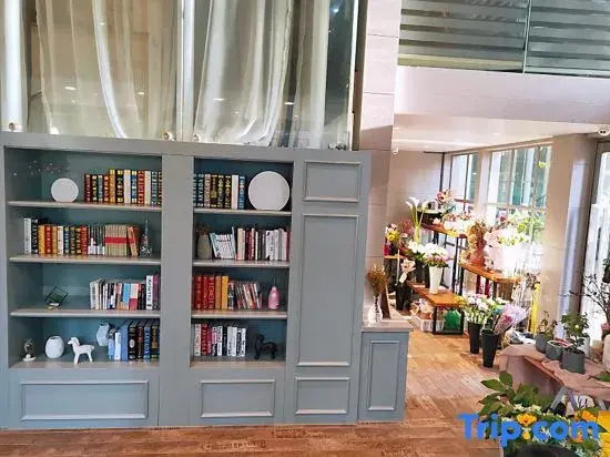 HanTing Premium Hotel (Wuhan Huake University Innovation Street)
