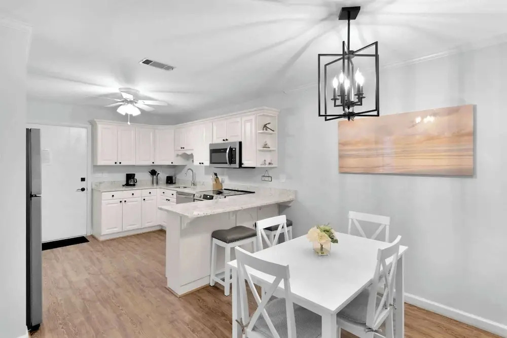 Hilton Head Hangout 2 BDR Resort Condo by Beach!
