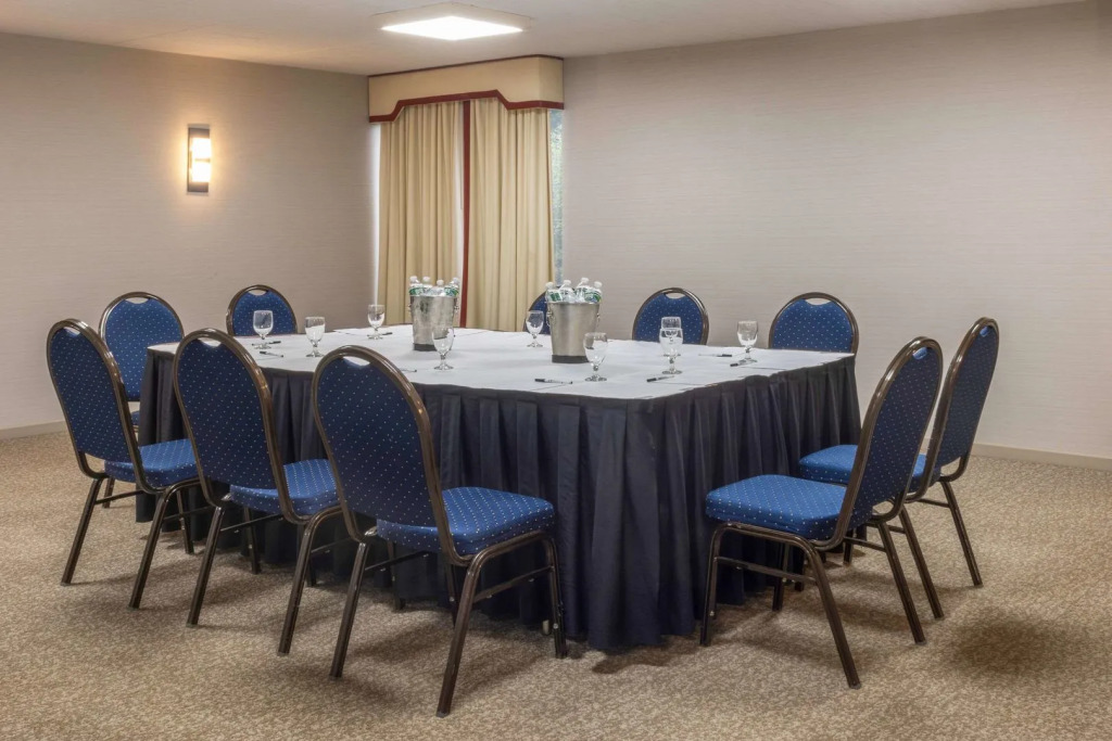 Radisson Hotel Hauppauge-Long Island