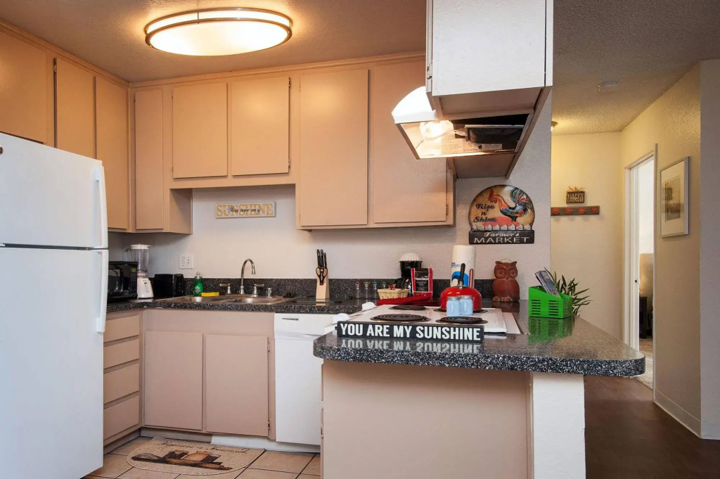 Sunshine Suites at Mid-City