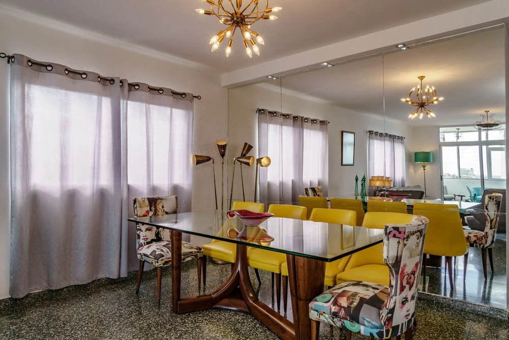 Leonidas Mid-Century Apartment