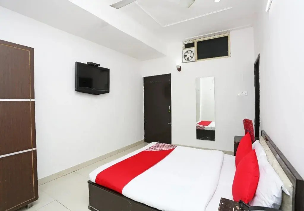 Taj Guest House By OYO Rooms