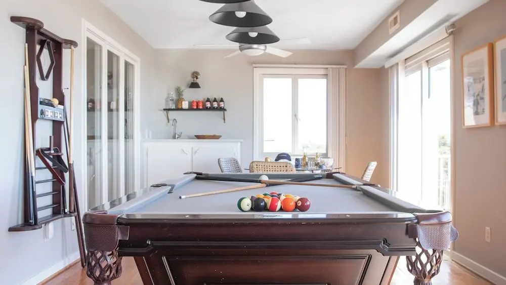 Lighthouse by Avantstay Beachfront View Home w/ Pool Table & Ping Pong
