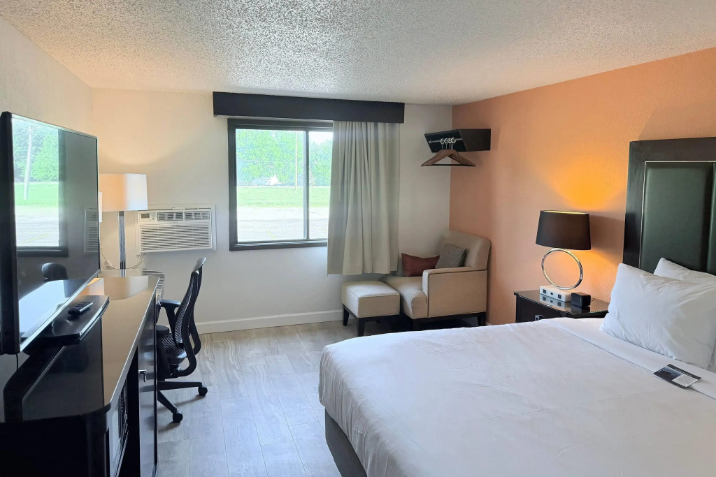 Motel 6-Albert Lea, MN