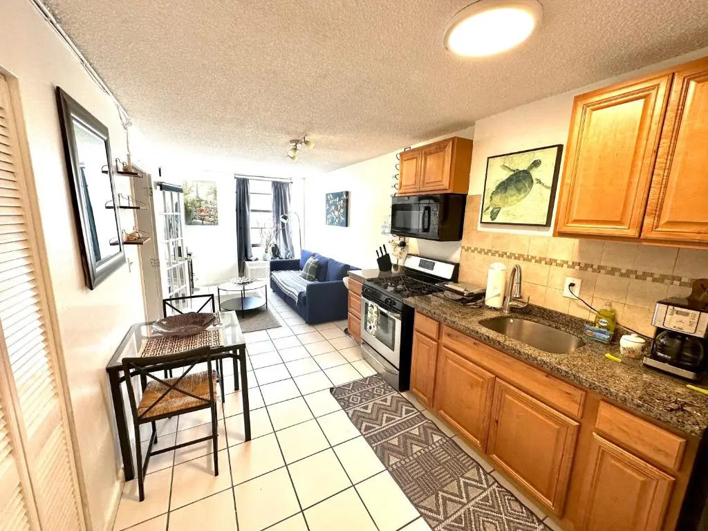 1 bedroom in the BEST location in South Beach !
