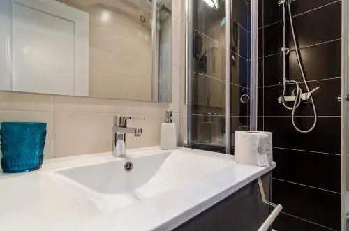 Albufeira Beach Apartment-Medical Assistance-Garage
