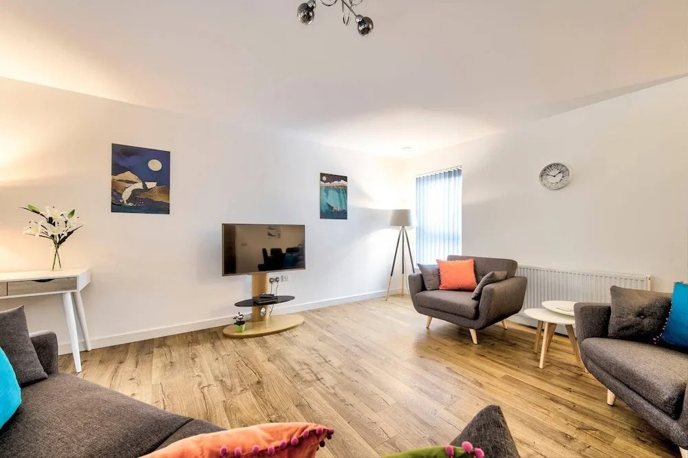 Stylish 2 Bed Apartment, With Easy Access To The City Centre
