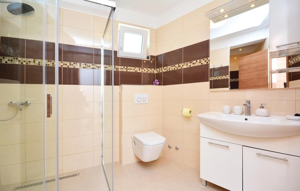 Amazing Home in Lokva Rogoznica With Wifi and 2 Bedrooms