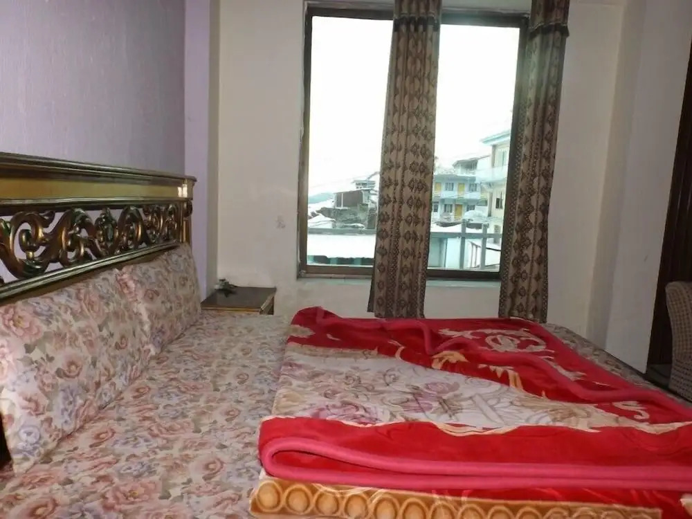 Hotel Summer Palace Murree