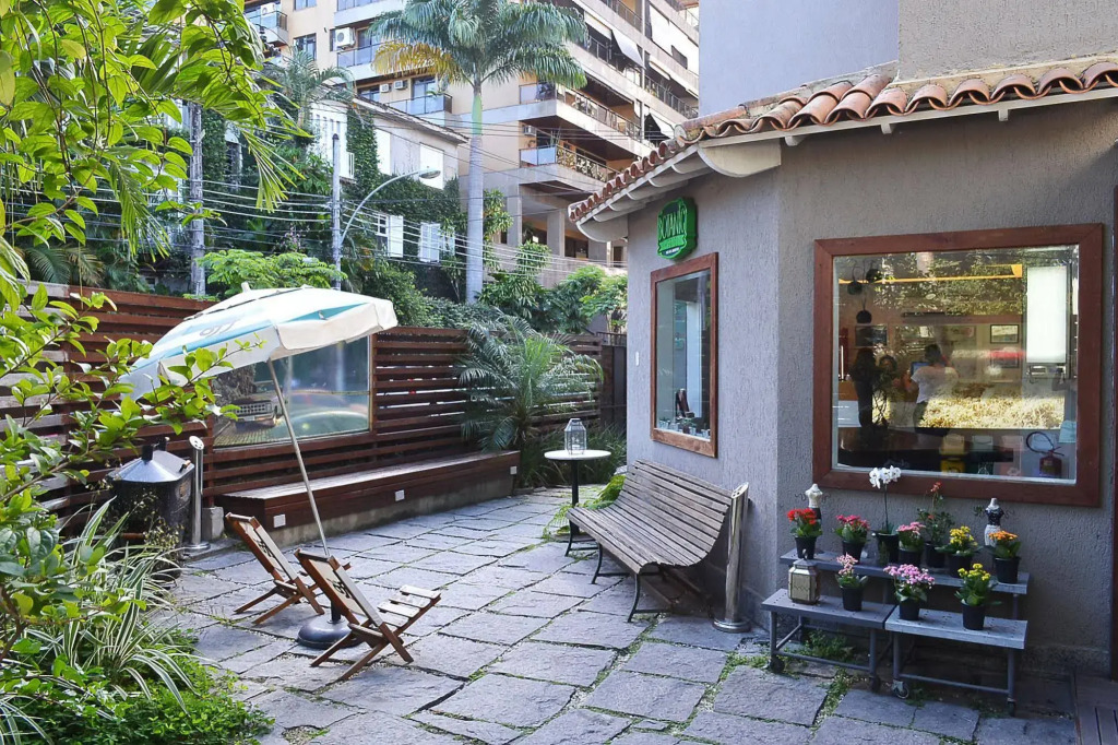 Botanic Hostel