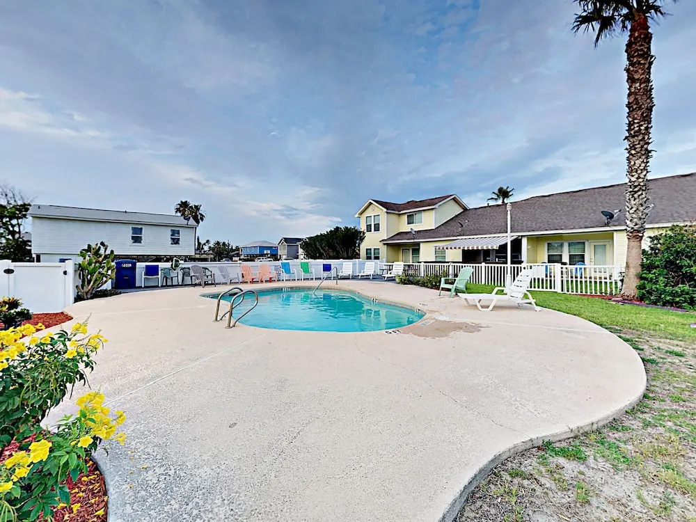 701Ns Barefoot Getaway - Two Bedroom Townhome