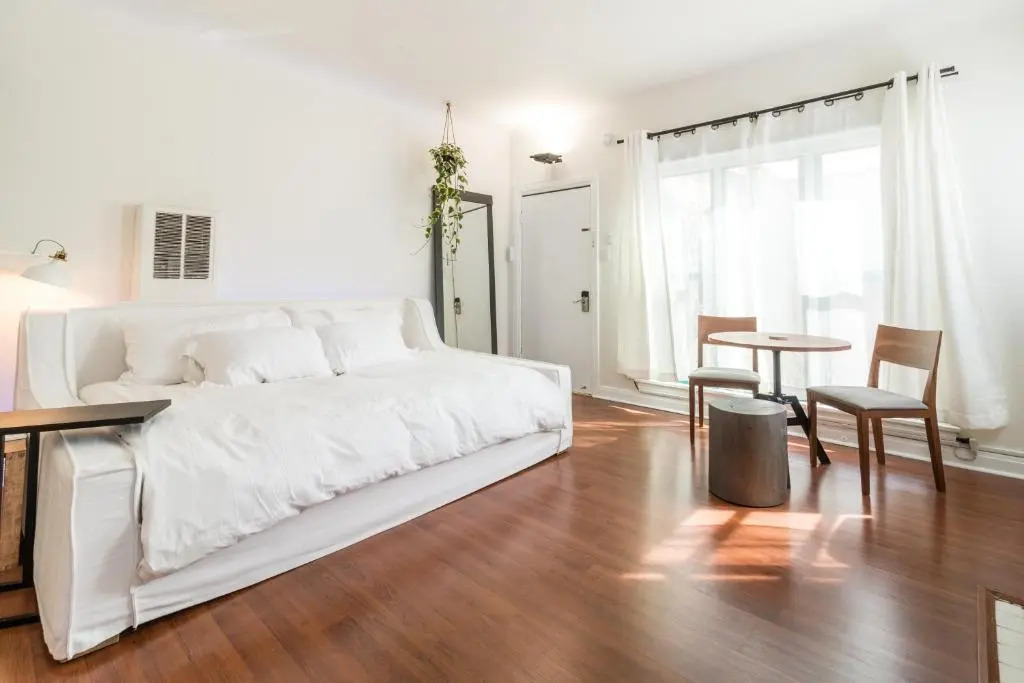 Sunny Boho Chic West Hollywood Flat!