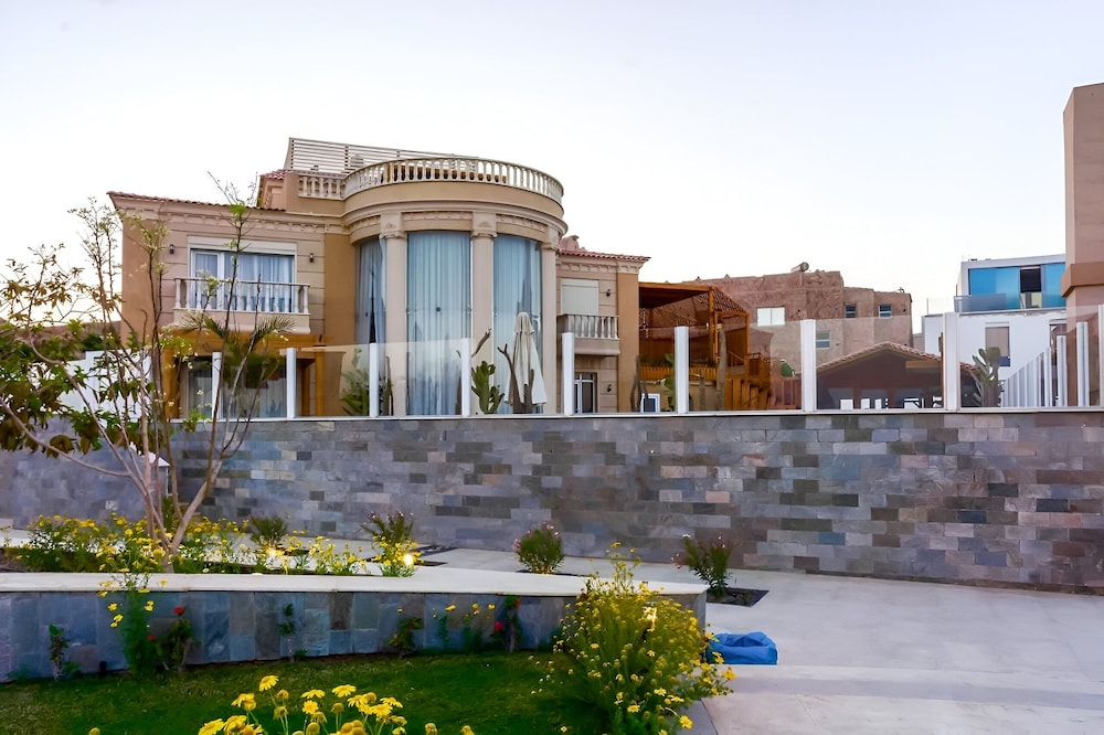 Selena Bay Boutique Hotel