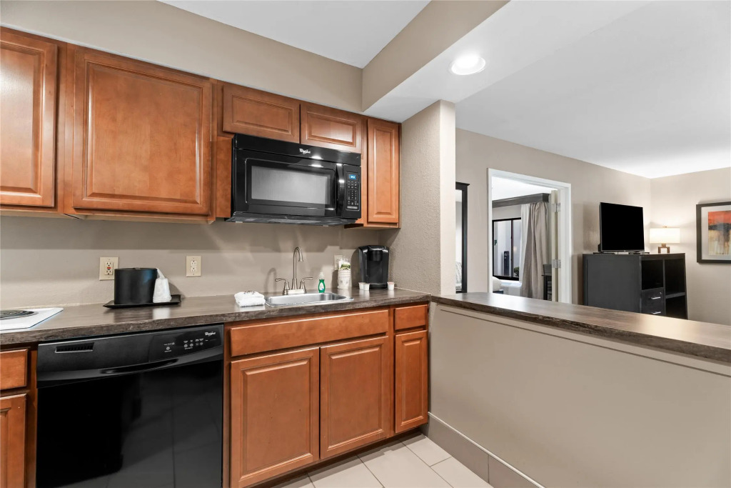 Best Western Courtview Hotel