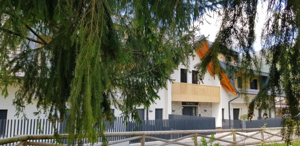 Vila Mojca SKI IN&OUT - Apartmaji Lena