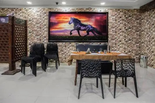 Amit Hotel by Clovers Stays