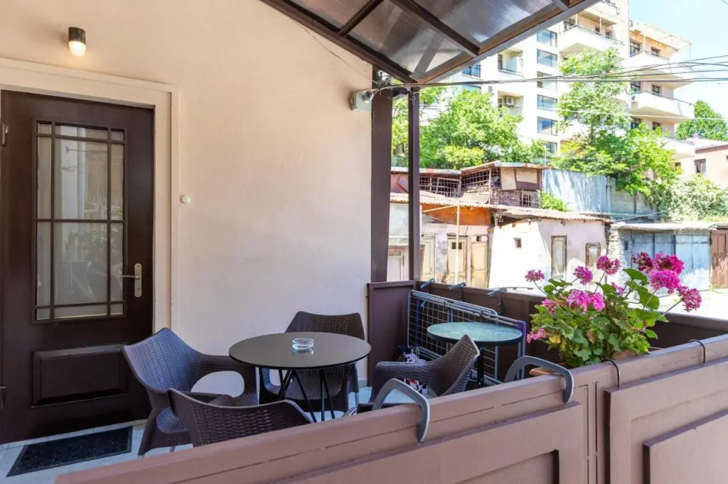 Stylish 3BR House with balcony