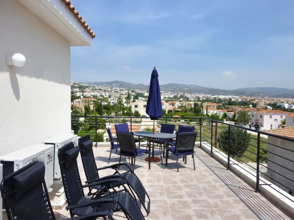 Modern Luxury Villa in Peyia, Near Coral bay Beach, w/ Private Pool an