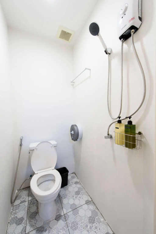 Warm White Hostel