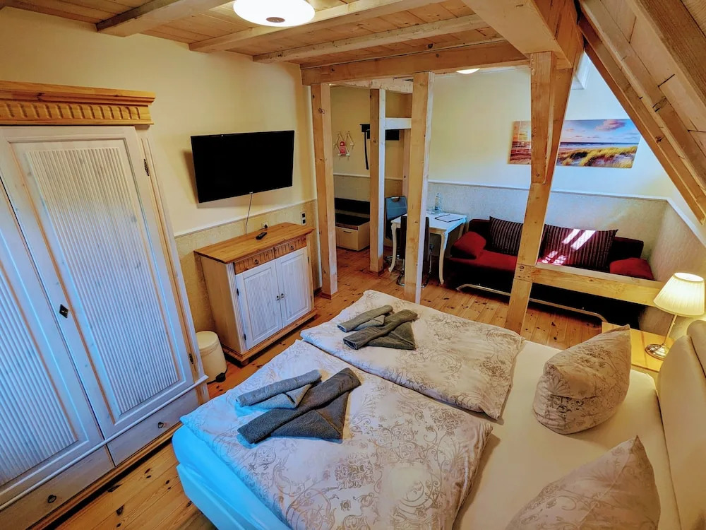 Hotel Lindequist Und Wald Hostel Sellin