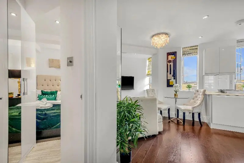 Contemporary Apartments Chelsea