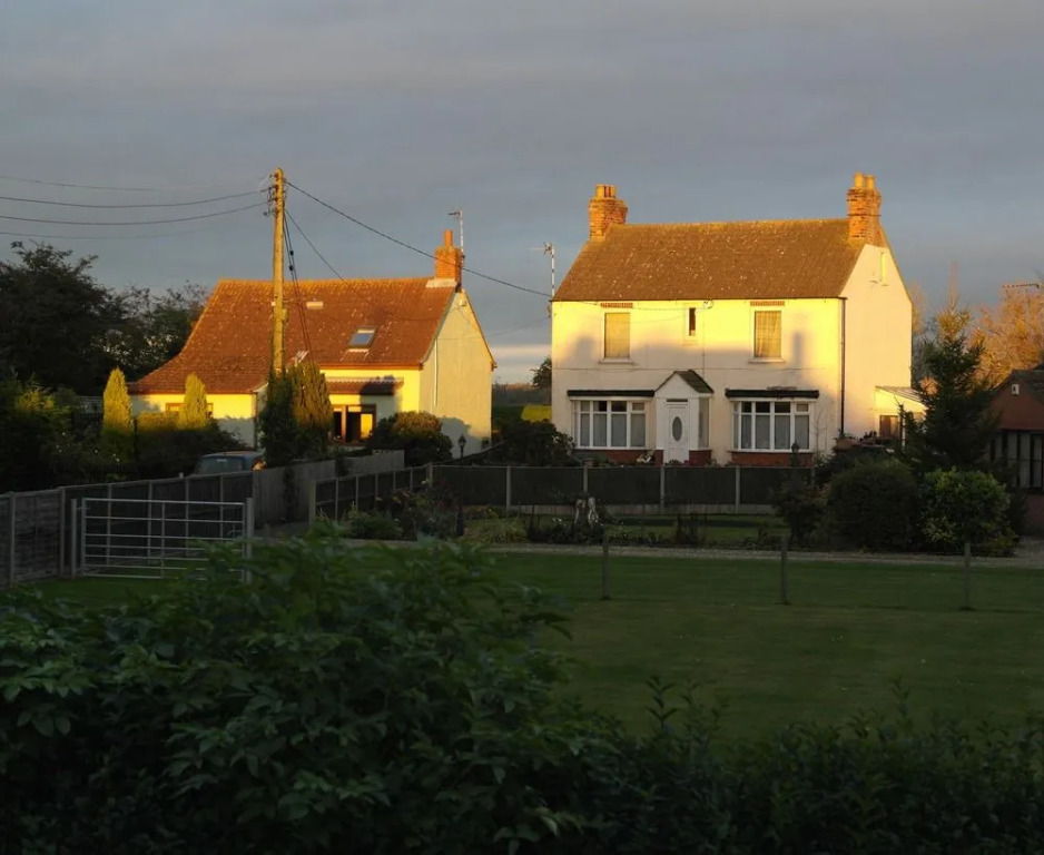 The Crown Lodge Bar Bed & Breakfast