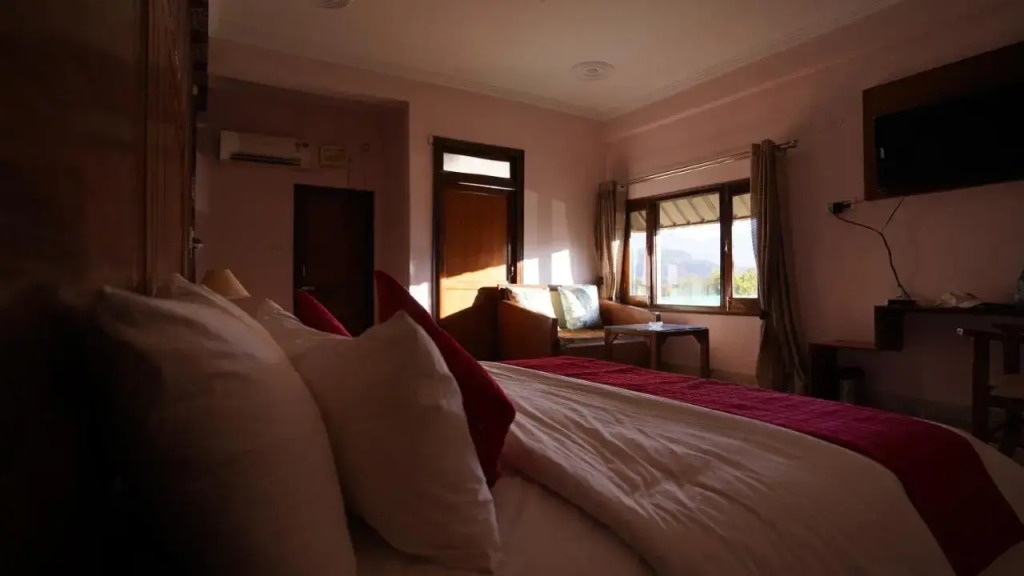 HR DUKES DEN RESORT