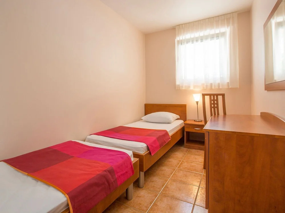 Apartment with Sea View And Ac, 12 Km From Sibenik