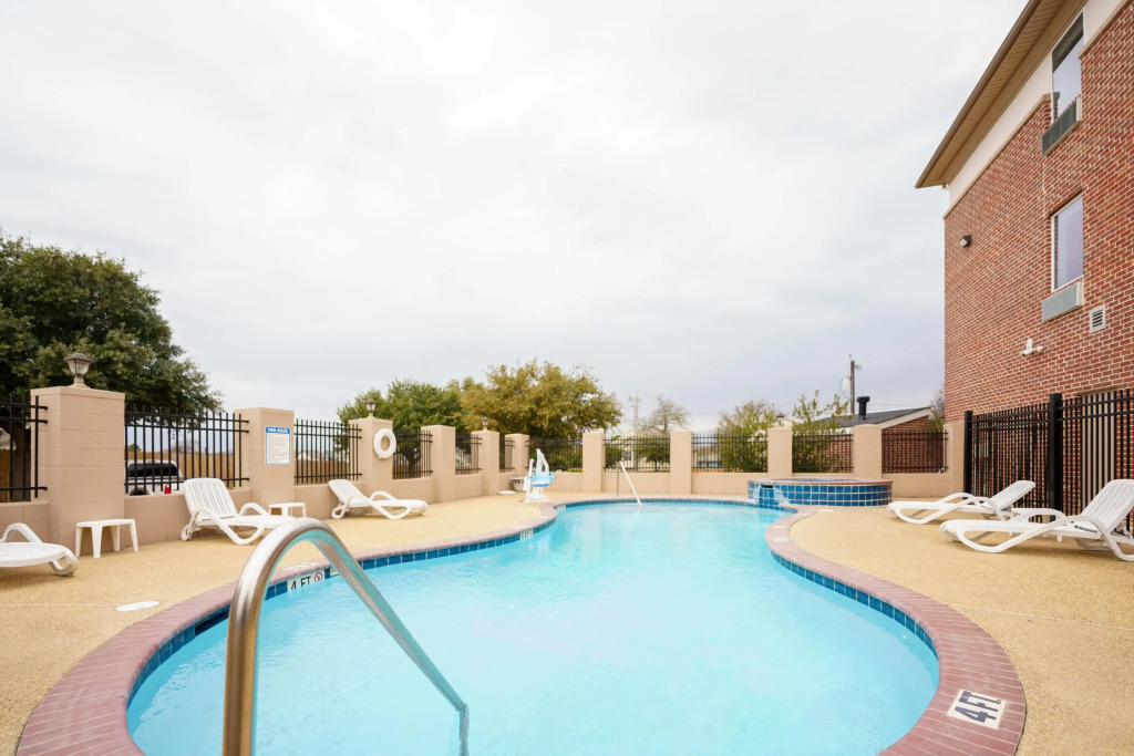 Comfort Suites University Drive